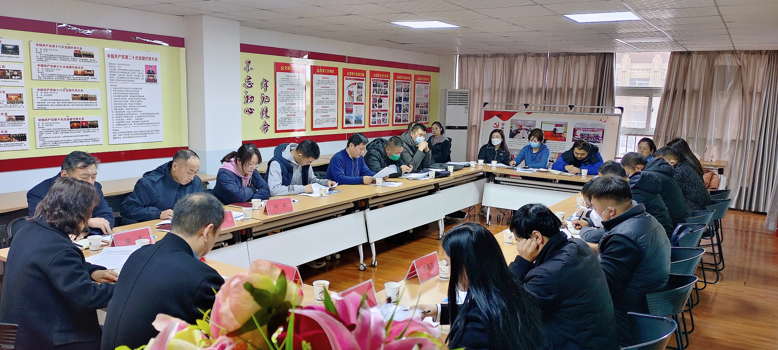 走进项目一线 共谋经济发展 ——安阳市市场监管局12315投诉中心党支部与中润建设党支部联合开展主题党日活动